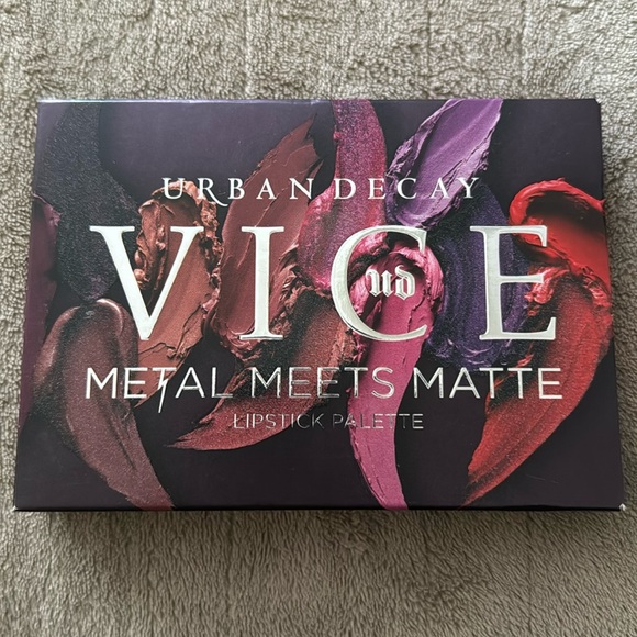 URBAN DECAY VICE METAL MEETS MATTE LIPSTICK PALETTE - Picture 1 of 4